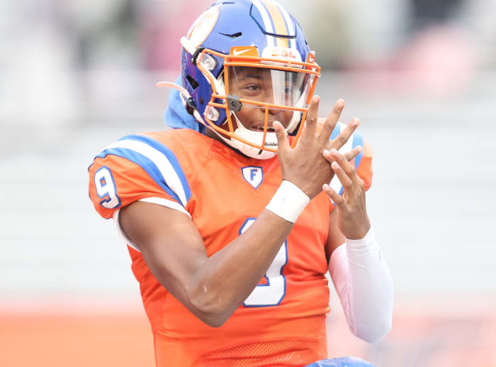 East St. Louis quarterback Robert Battle